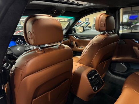 Used 2014 Maserati Quattroporte GTS image 20