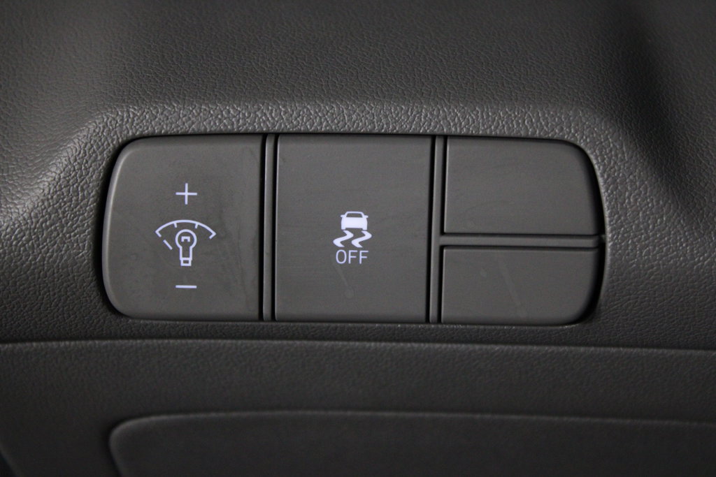 Certified 2026 Hyundai Elantra Sport FWD image 24