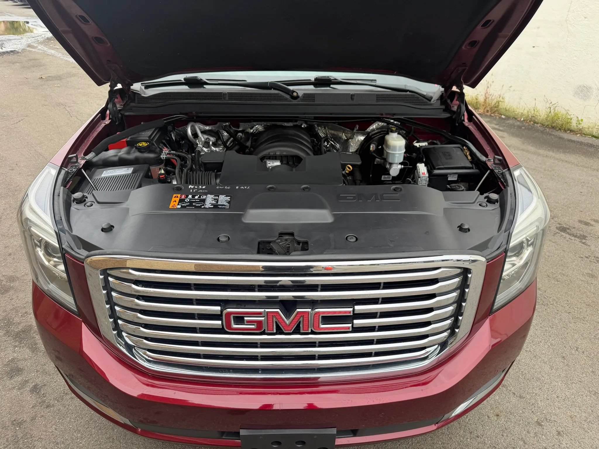 Used 2017 GMC Yukon SLT w/ Premium Edition AWD/4WD image 26