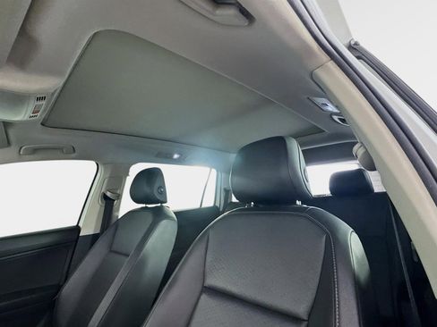 Used 2019 Volkswagen Tiguan SEL image 15