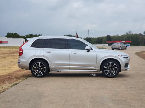 Used 2021 Volvo XC90 T6 Momentum w/ Protection Package Premier AWD/4WD image 7