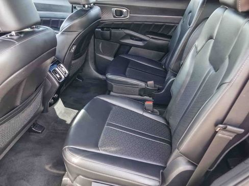 Used 2023 Kia Sorento SX image 17