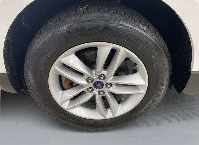 Used 2015 Ford Edge SEL AWD/4WD image 19