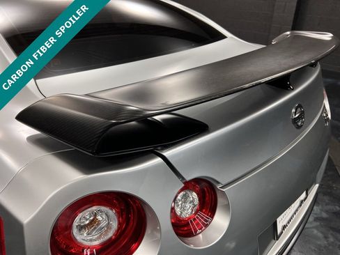 Used 2016 Nissan GT-R Black Edition image 23