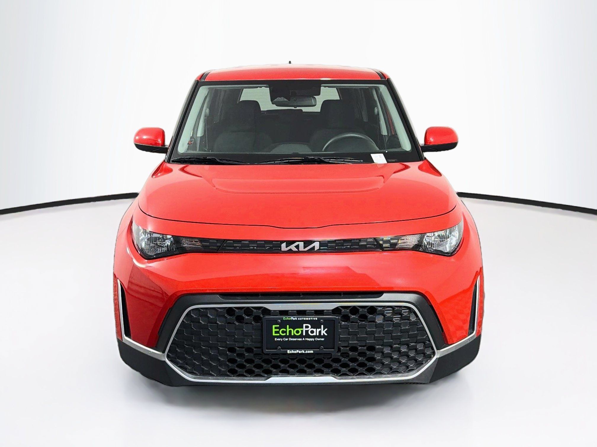 Used 2025 Kia Soul LX w/ LX Technology Package FWD image 2