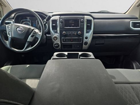 Used 2019 Nissan Titan SV AWD/4WD image 11