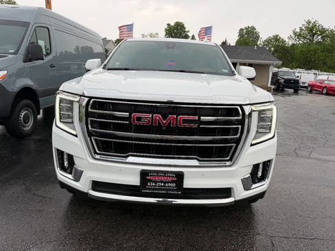 Used 2022 GMC Yukon SLT w/ SLT Premium Package AWD/4WD image 3