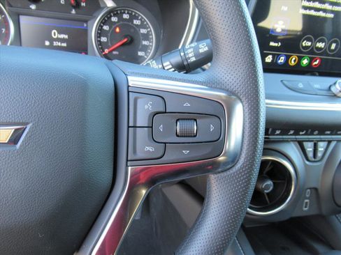 New 2025 Chevrolet Blazer LT w/ Convenience Package image 18