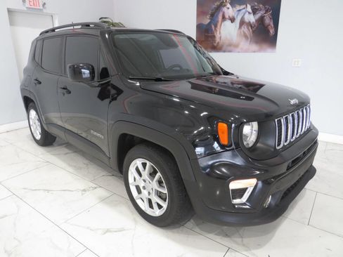 Used 2020 Jeep Renegade Latitude FWD image 2