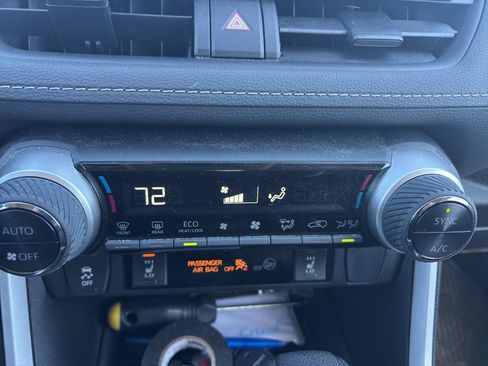 Used 2022 Toyota RAV4 XLE image 8