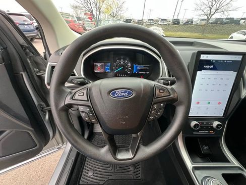 Used 2021 Ford Edge SE image 36