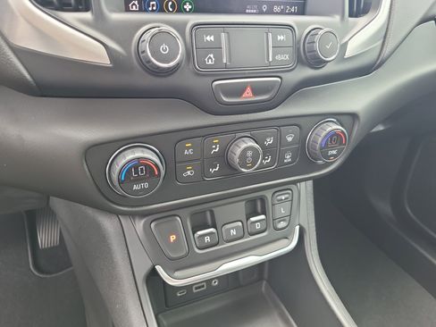 Used 2020 GMC Terrain SLT w/ Preferred Package FWD image 22
