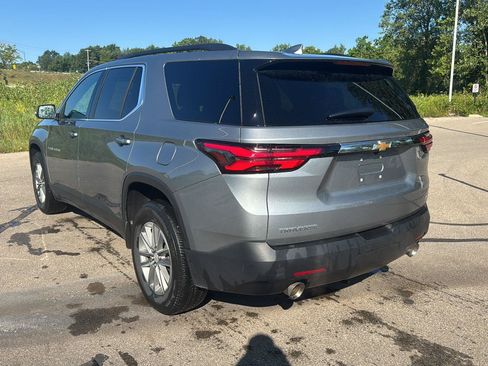 Used 2023 Chevrolet Traverse LT FWD image 3