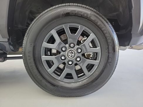 Used 2025 Toyota 4Runner SR5 AWD/4WD image 10