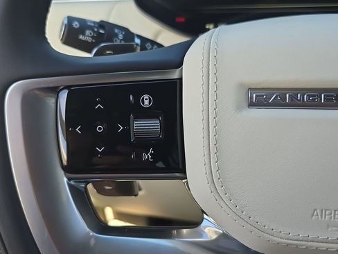 New 2026 Land Rover Range Rover SE image 18