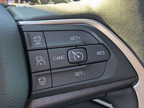 New 2025 Jeep Grand Cherokee L Altitude image 16