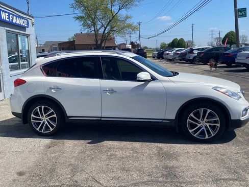 Used 2017 INFINITI QX50 2WD w/ Premium Plus Package image 10