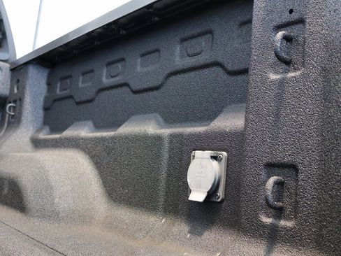 Used 2023 GMC Canyon Elevation w/ Convenience Package image 30