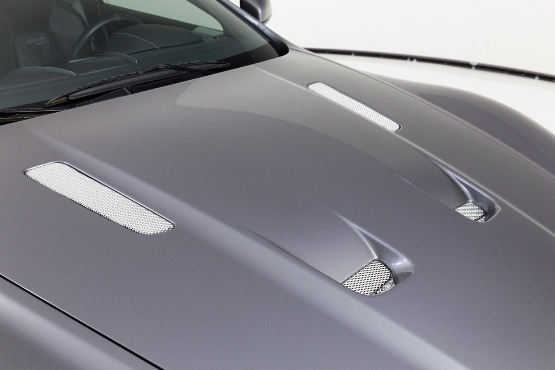 Used 2010 Aston Martin DBS Coupe RWD image 56