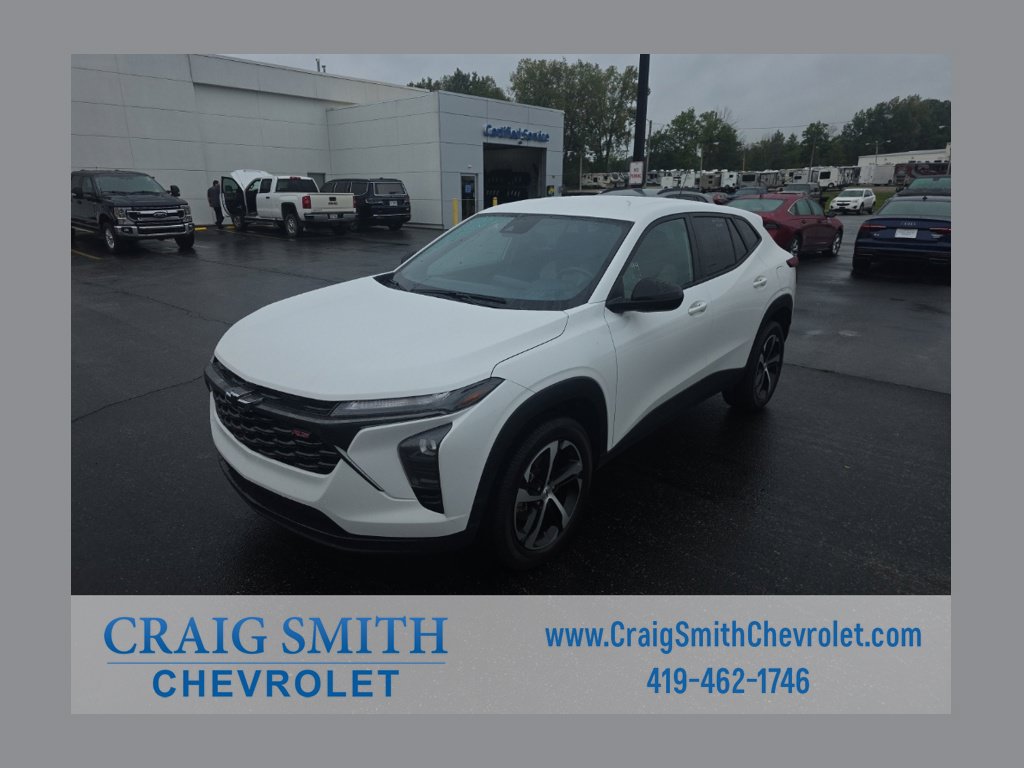 Used 2024 Chevrolet Trax RS w/ Driver Confidence Package FWD image 1