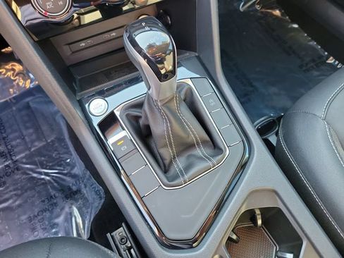 Certified 2023 Volkswagen Taos SE FWD image 28
