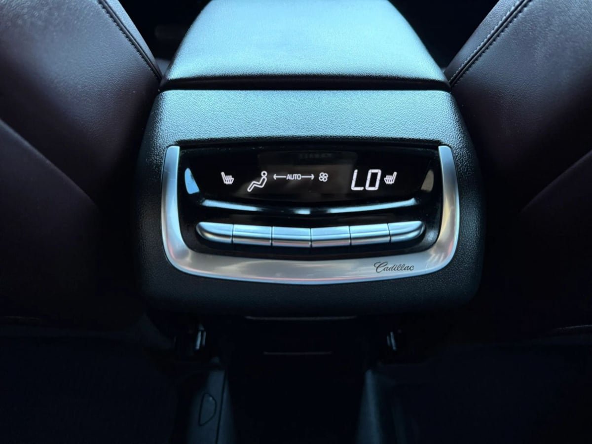 Used 2020 Cadillac XT6 Premium Luxury FWD image 48