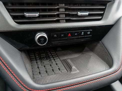 Used 2025 Ford Explorer ST image 28