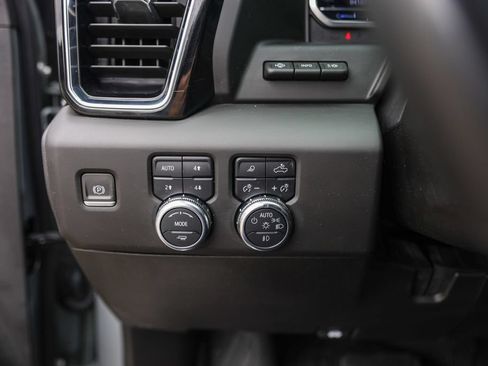 Used 2024 GMC Sierra 2500 Denali w/ Denali Reserve Package AWD/4WD image 18
