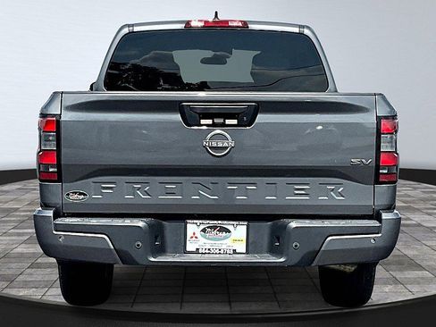 Used 2022 Nissan Frontier SV w/ Technology Package image 5