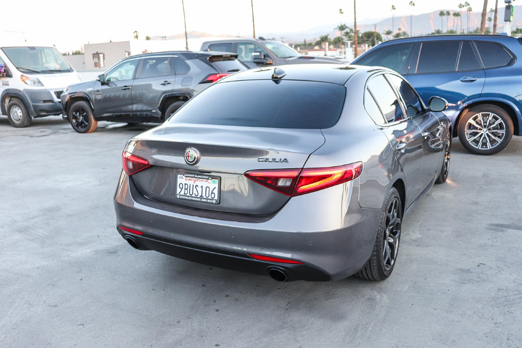 Used 2022 Alfa Romeo Giulia Ti RWD image 8