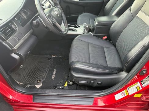 Used 2012 Toyota Camry SE FWD image 10