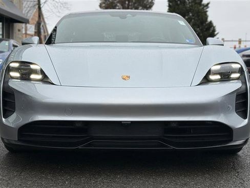 Used 2022 Porsche Taycan 4S image 8