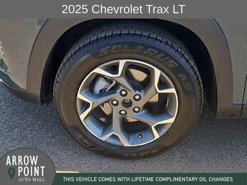 Used 2025 Chevrolet Trax LT image 16