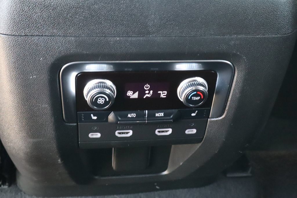Used 2024 GMC Yukon XL Denali Ultimate AWD/4WD image 34