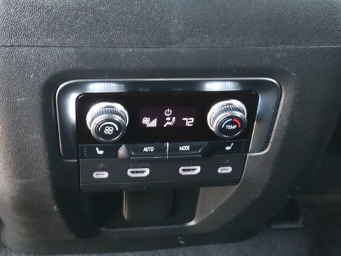 Used 2024 GMC Yukon XL Denali Ultimate AWD/4WD image 34