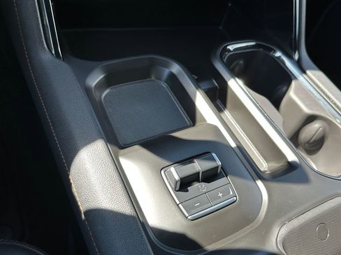 Used 2025 GMC Sierra 2500 AT4 w/ AT4 Premium Plus Package image 30