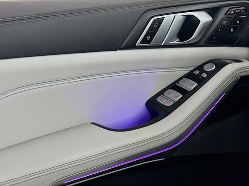 Used 2024 BMW X7 xDrive40i w/ Executive Package image 15