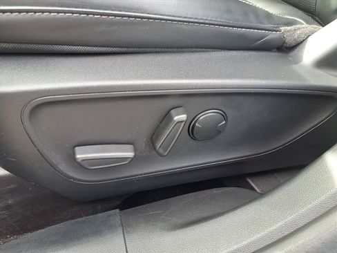 Used 2025 Ford Escape Platinum AWD/4WD image 24