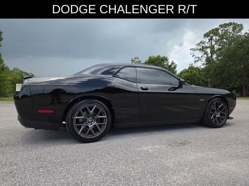 Used 2019 Dodge Challenger R/T RWD image 3