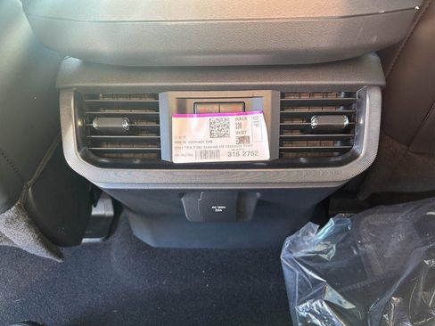 New 2025 Ford F150 Platinum image 34