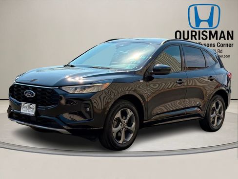 Used 2023 Ford Escape ST-Line Select AWD/4WD image 2