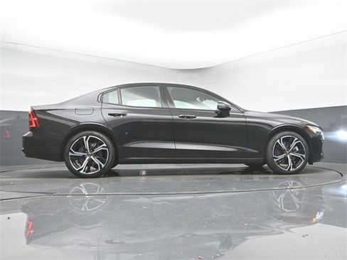 Used 2024 Volvo S60 B5 Plus image 41