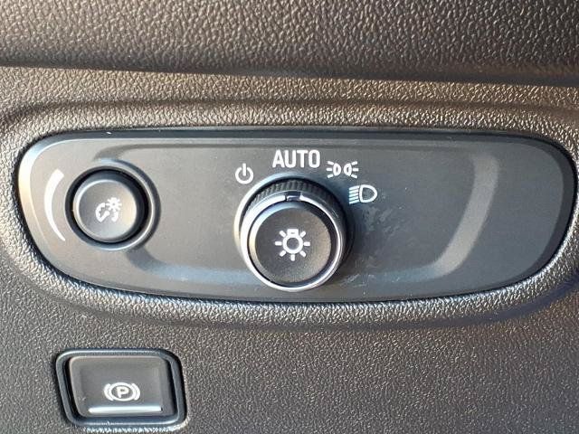 Used 2024 GMC Terrain SLE w/ Driver Convenience Package AWD/4WD image 15