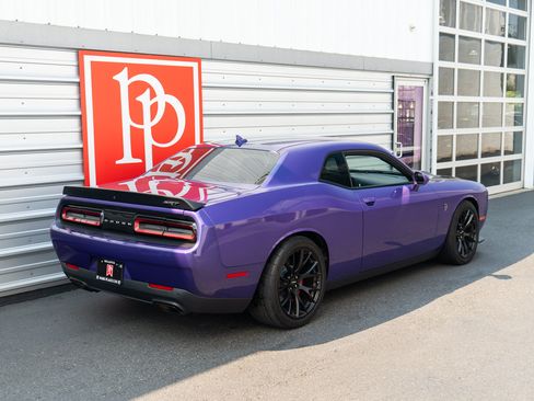 Used 2016 Dodge Challenger SRT Hellcat RWD image 43