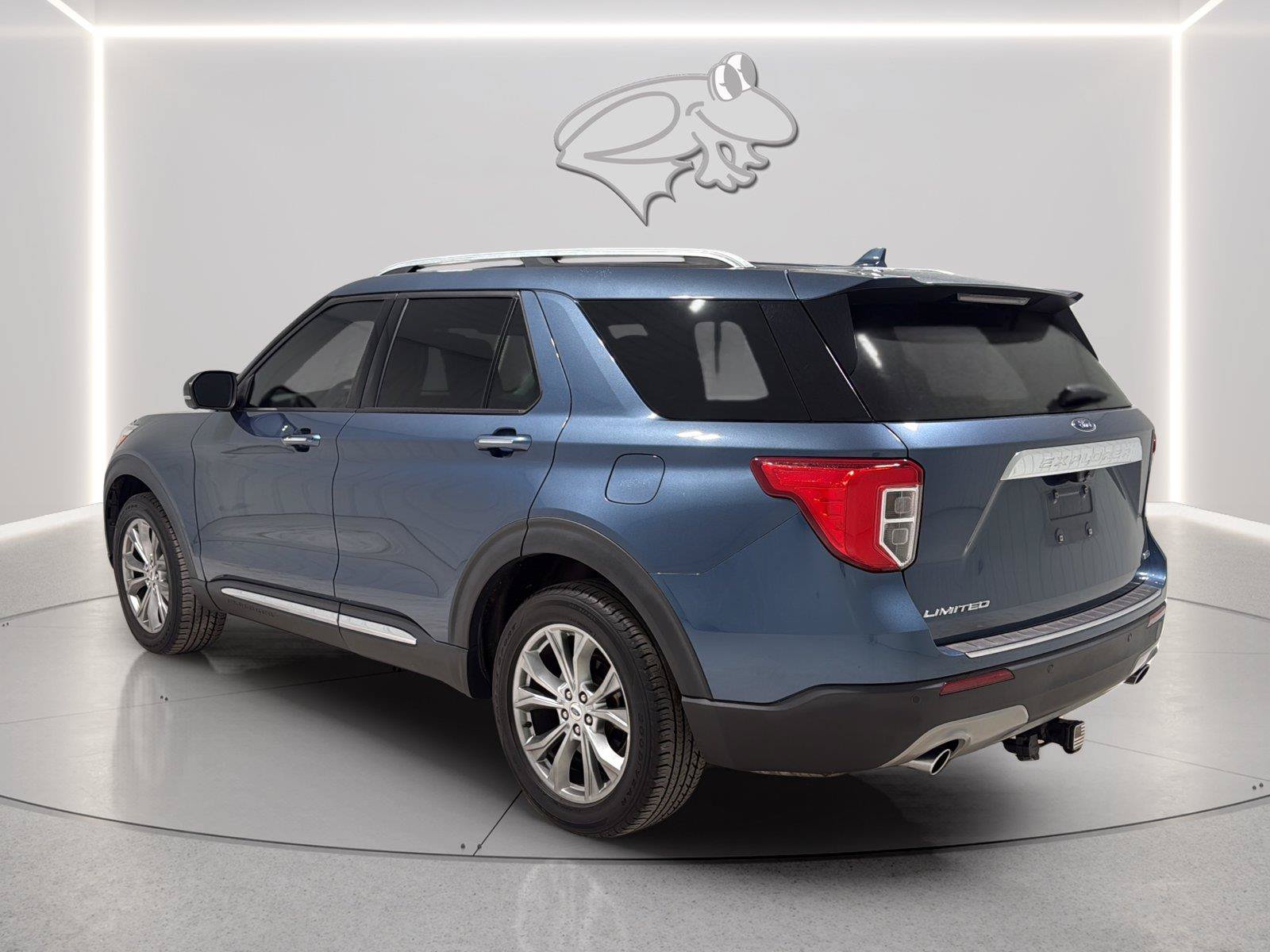 Certified 2020 Ford Explorer Limited AWD/4WD image 3
