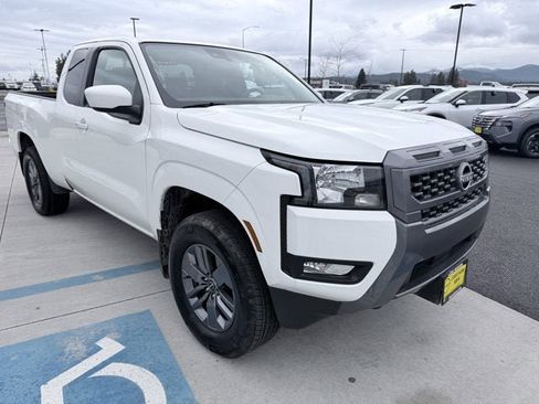 Certified 2025 Nissan Frontier SV w/ SV Convenience Package image 3