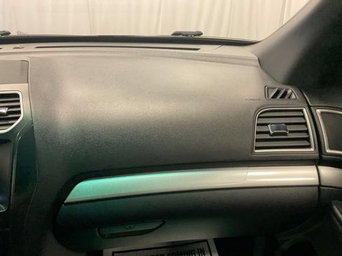 Used 2016 Ford Explorer XLT w/ Equipment Group 202A AWD/4WD image 27