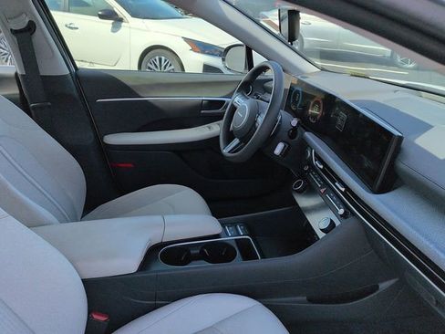 Used 2025 Hyundai Sonata SEL FWD image 10