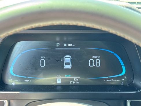 Used 2025 Hyundai Elantra Sport FWD image 15