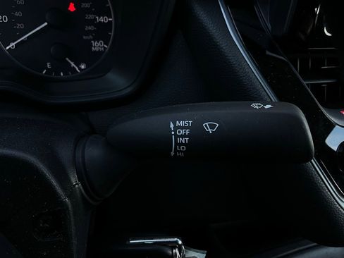 Used 2025 Toyota Corolla LE image 32